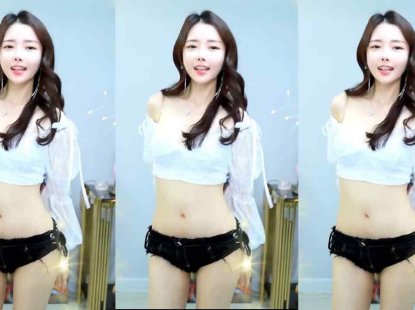 【美女主播 福利舞蹈】皮肤白皙的小姐姐 TIKTOK美女